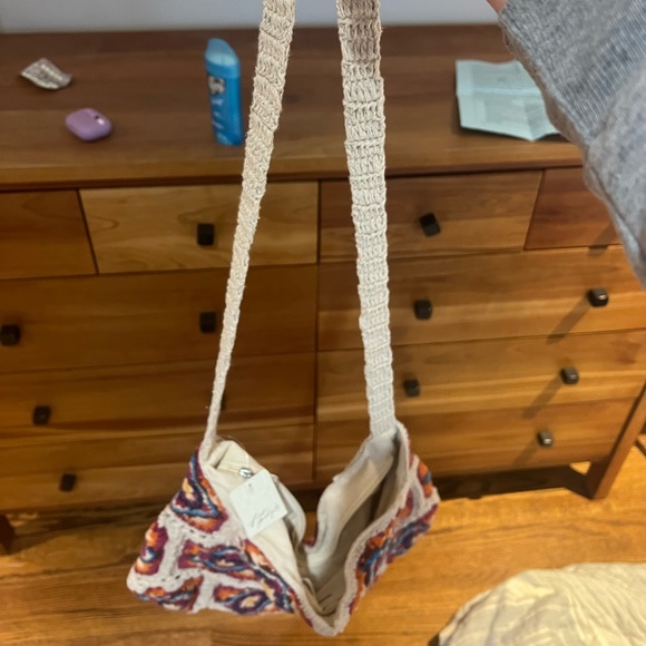 Free people Women's Catch Me Crochet Hobo NWT - Picture 5 of 5
